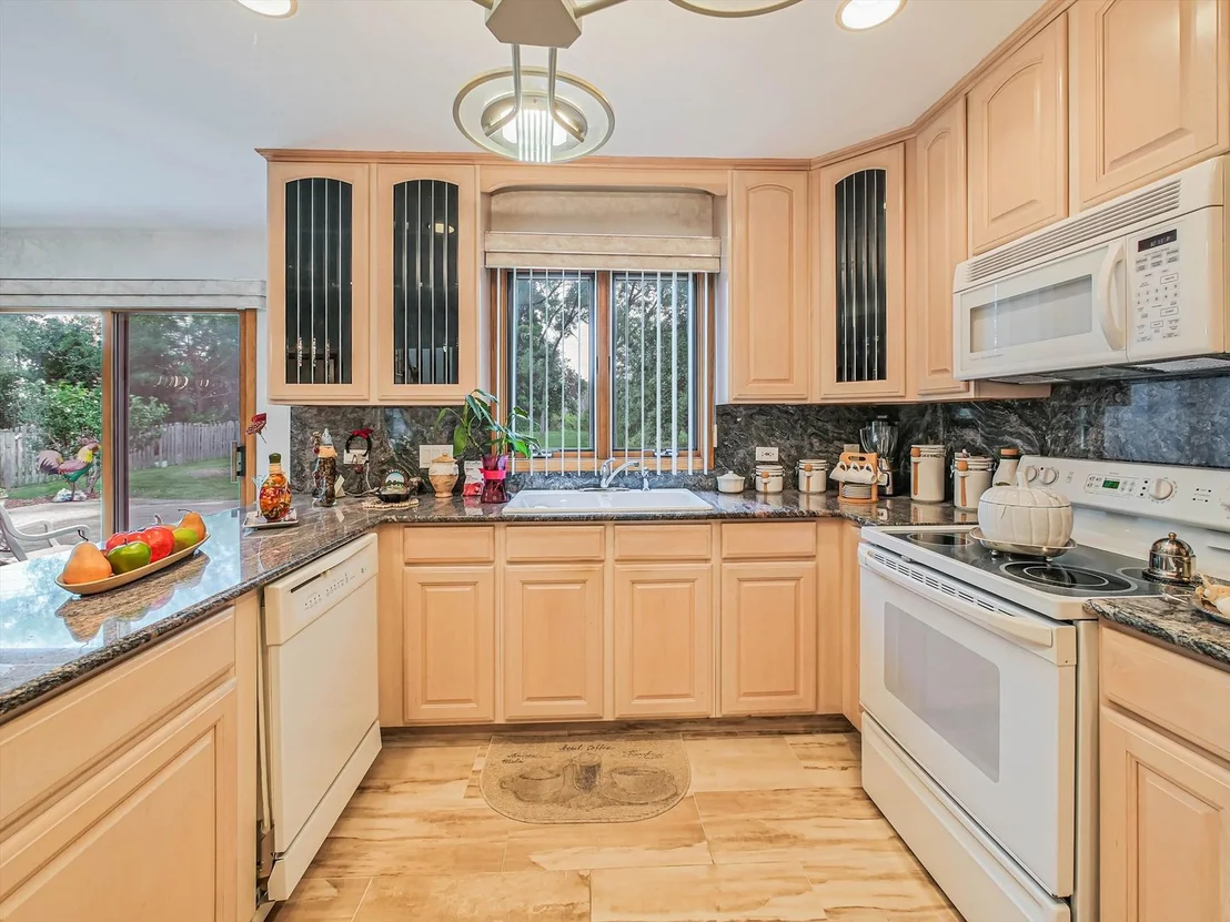 Photo of 1212 Grove Avenue