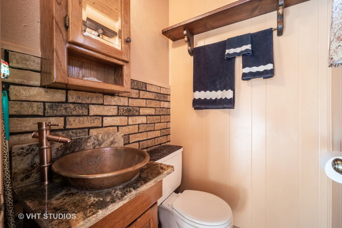 Photo of 827 Rose Avenue