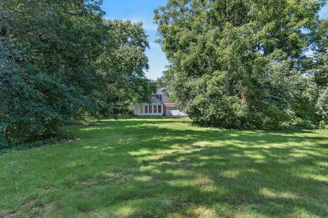 Photo of 2100 Stirling Road