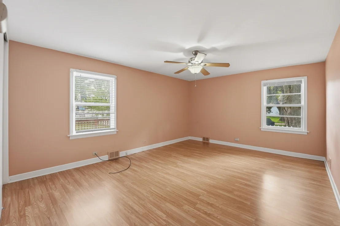 Photo of 306 W Lonnquist Boulevard