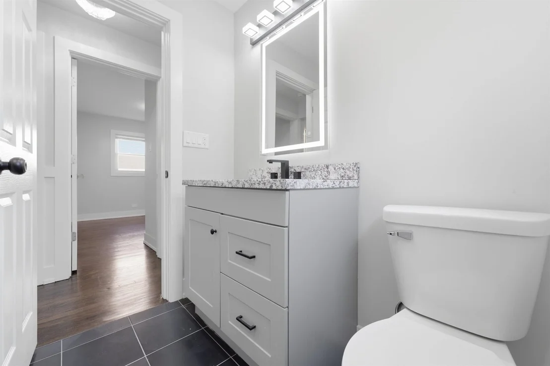 Photo of 657 E 100th Place
