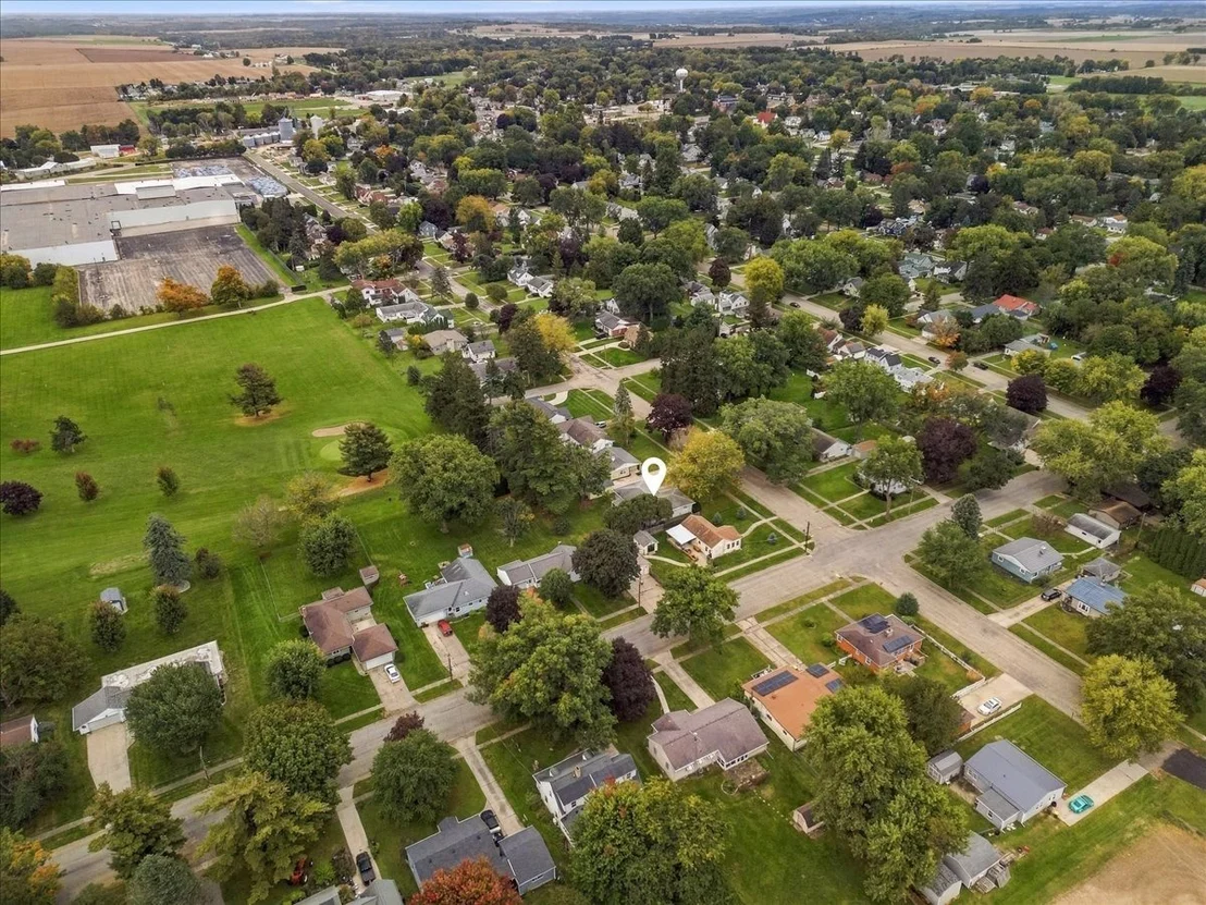 Photo of 408 Sunset Lane