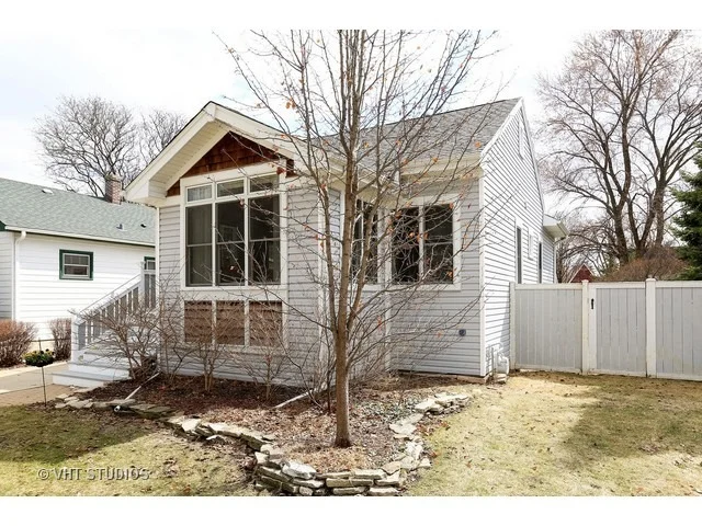 Photo of 1661 Henry Avenue