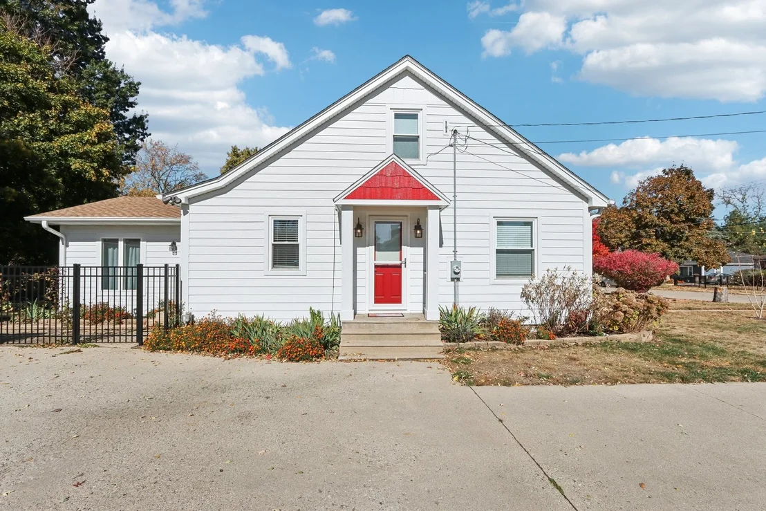 Photo of 420 Willow Road