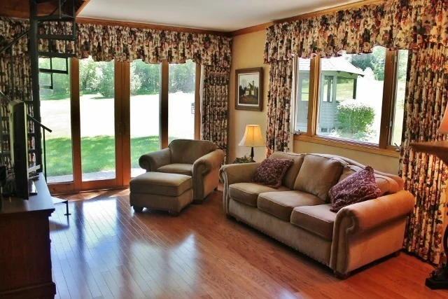 Photo of 7271 Meadow Lane