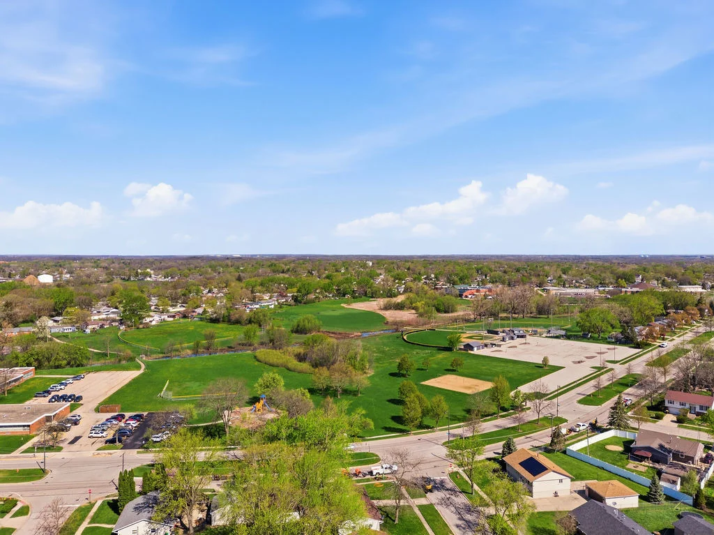 Photo of 910 Meadow Lane