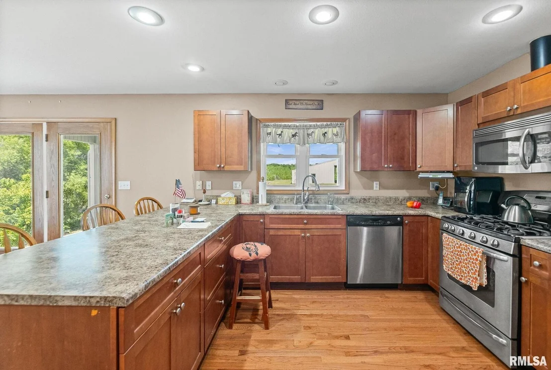 Photo of 520 DEERFIELD Road