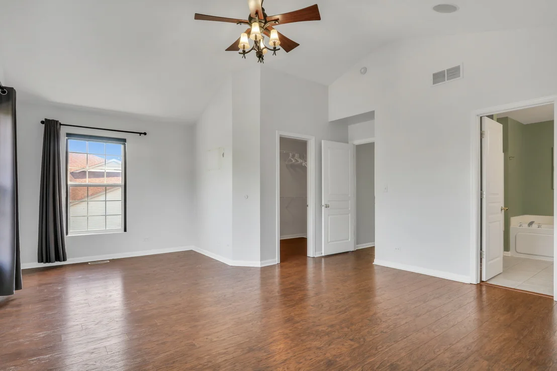 Photo of 2833 Waterfront Avenue