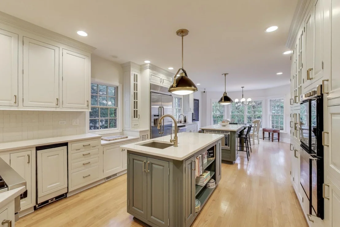Photo of 547 JACKSON Avenue
