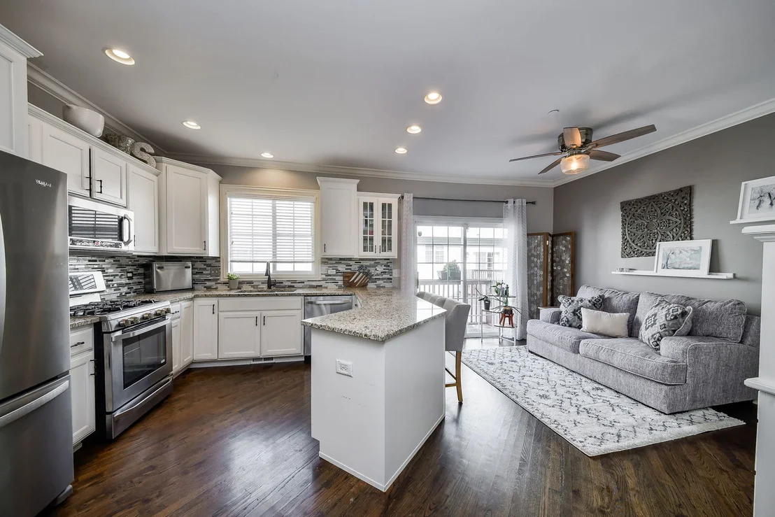 Photo of 834 Shandrew Drive