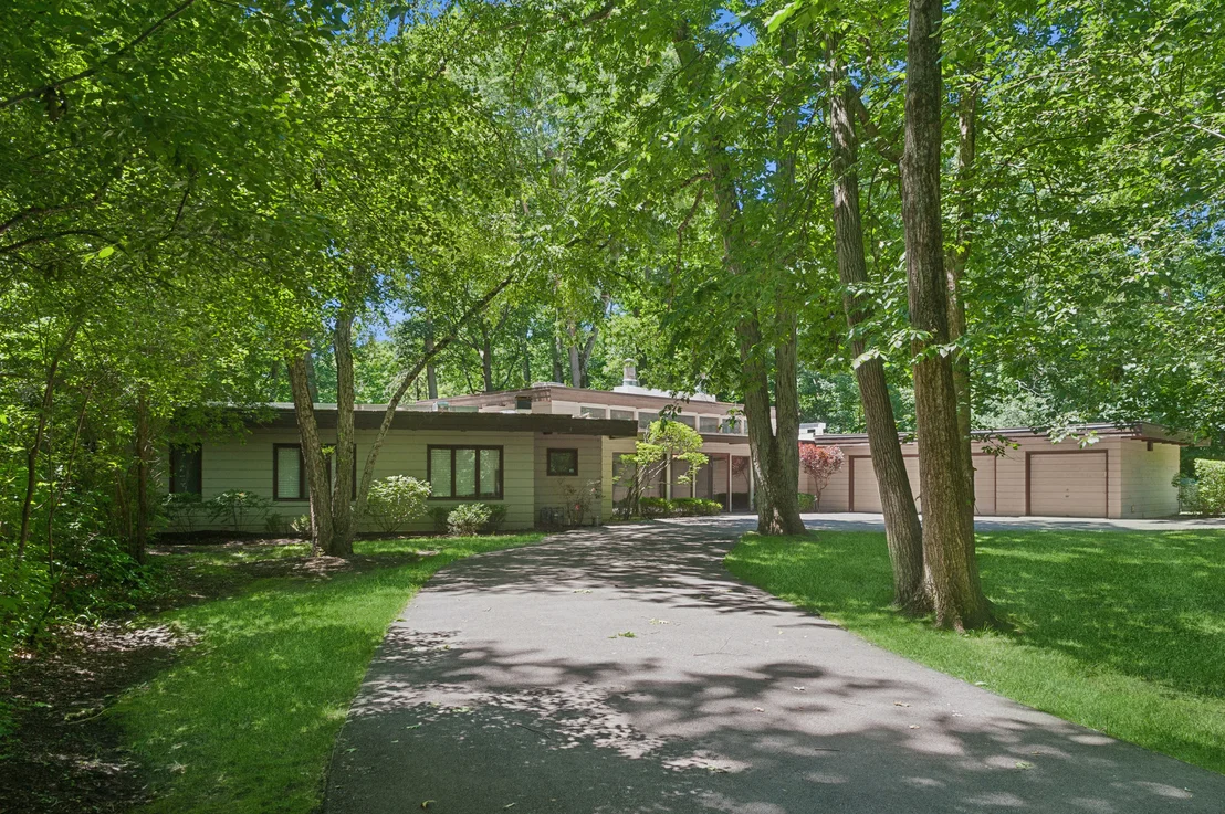 Photo of 3033 Blackthorn Road