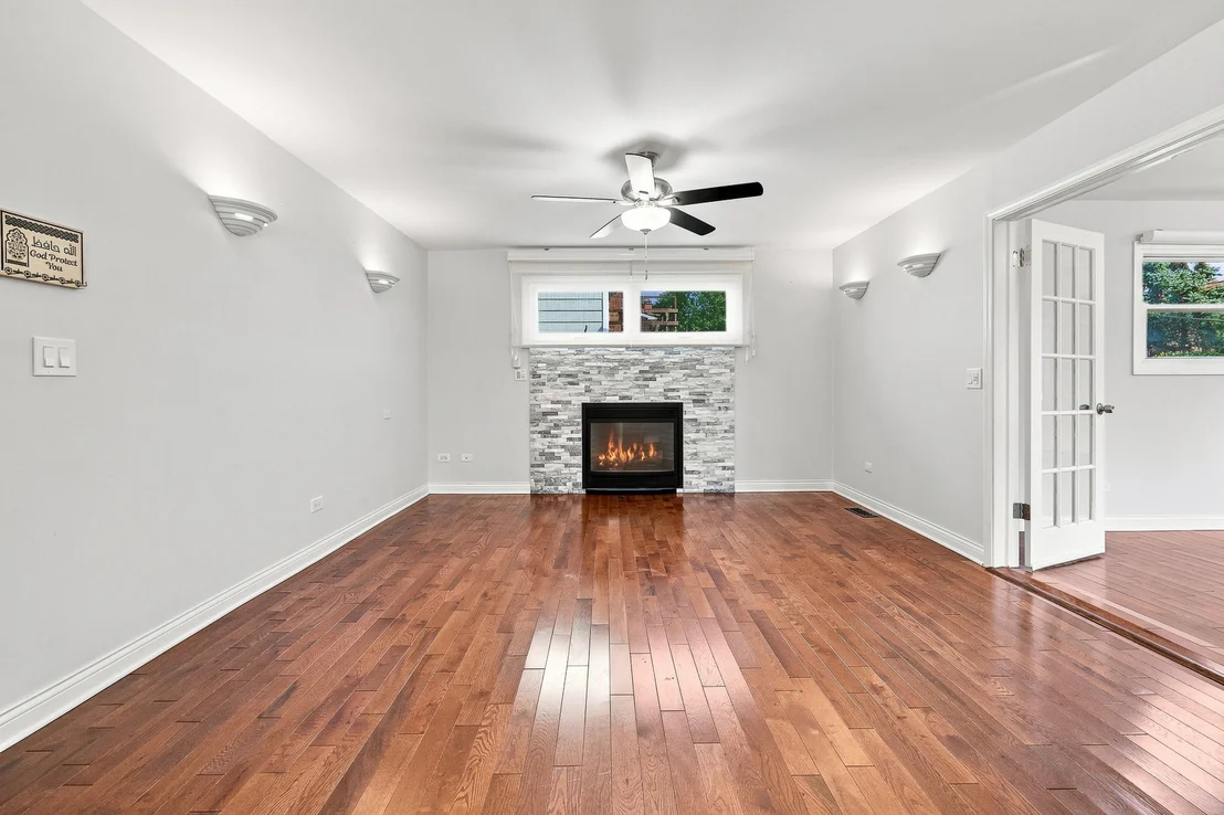 Photo of 1805 W Willow Lane