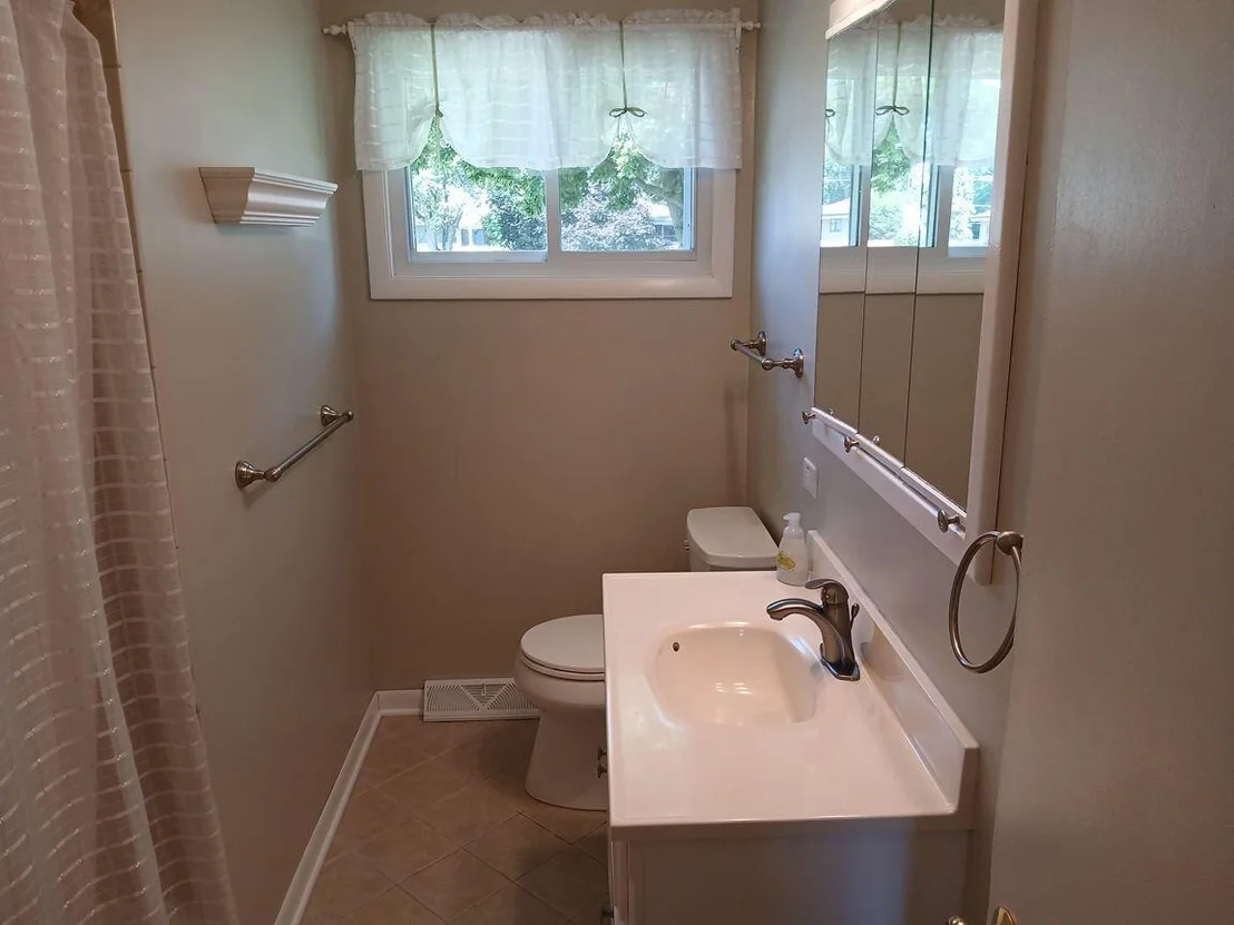 Photo of 121 N Mandel Lane