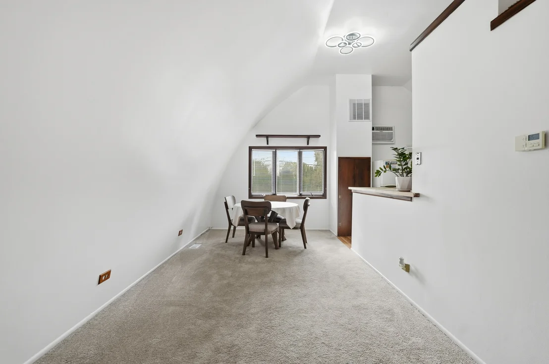 Photo of 2401 Rohlwing Road