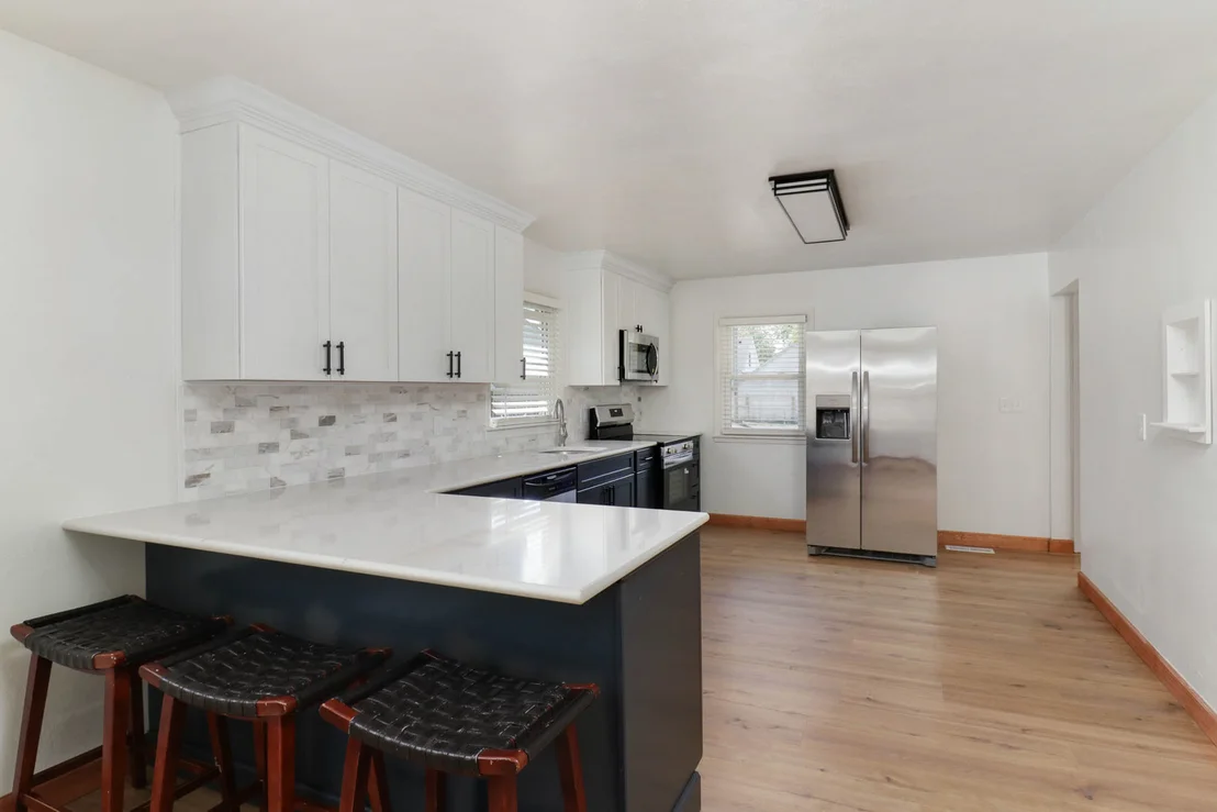 Photo of 602 W 3rd Street