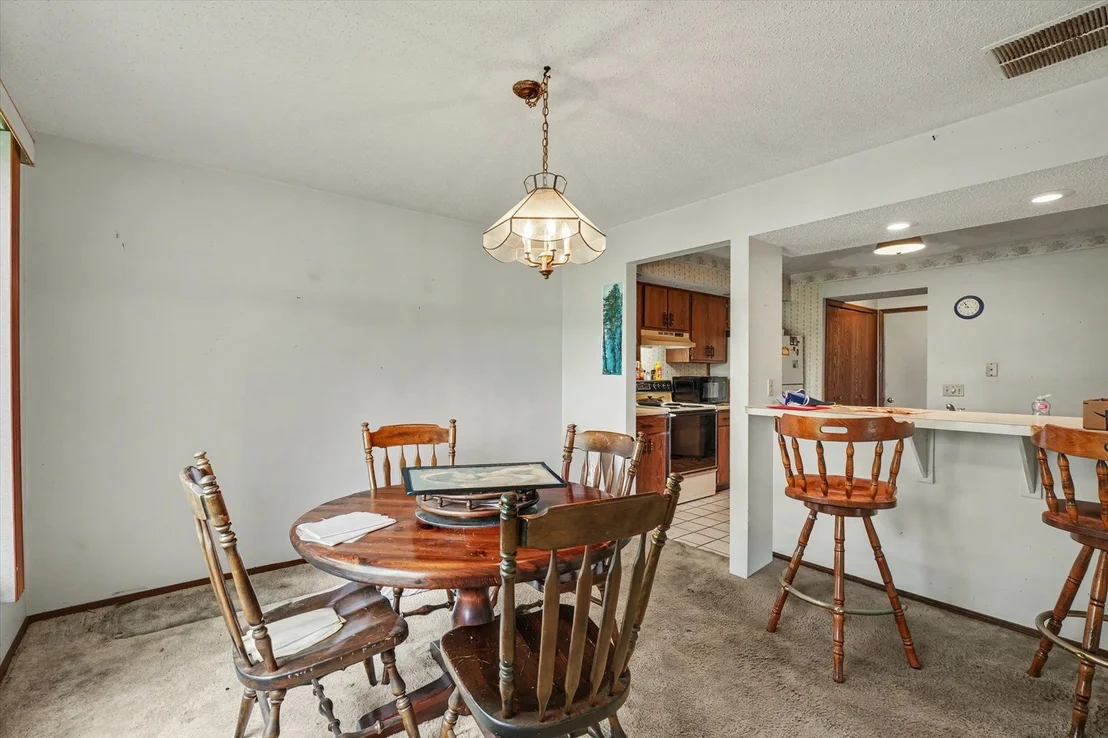 Photo of 711 Higgins Road