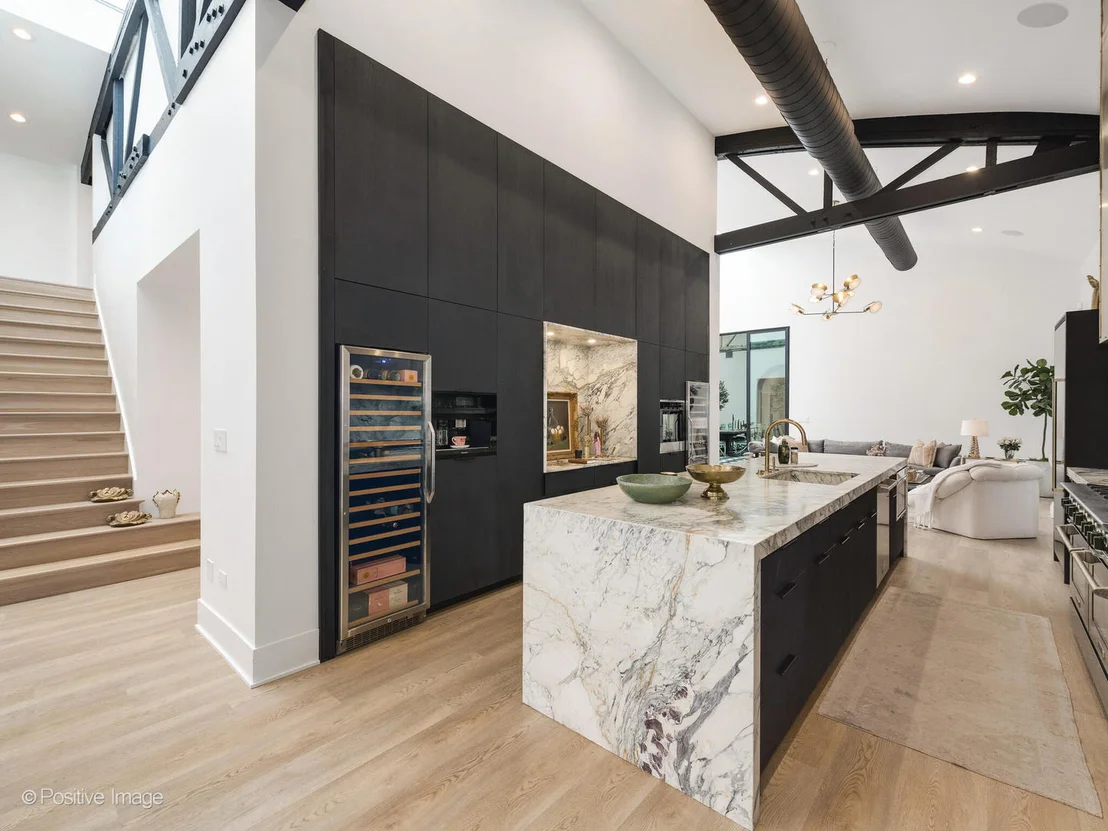 Photo of 2733 N Pulaski Road