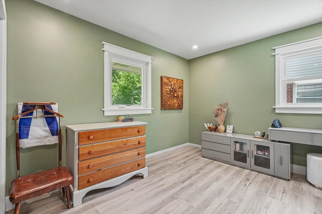Photo of 1008 Devonshire Drive