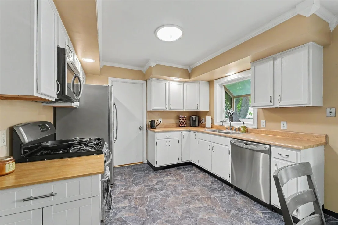 Photo of 2406 Jordan Drive