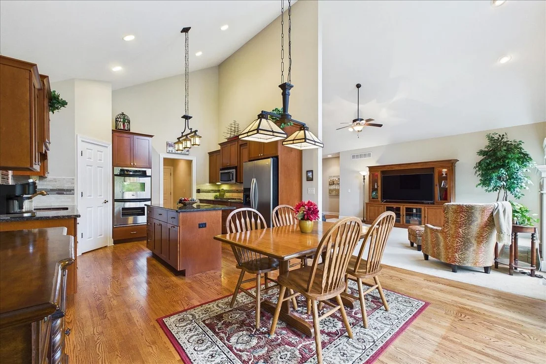 Photo of 24913 Thornberry Drive