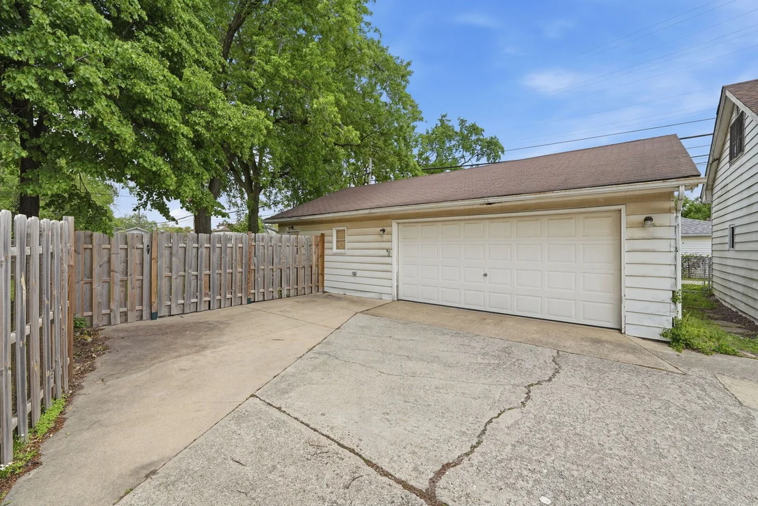 Photo of 4133 Joliet Avenue