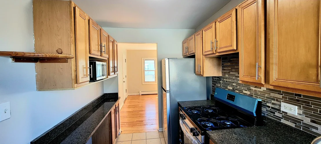 Photo of Unit 2W at 3810 Ruby Street