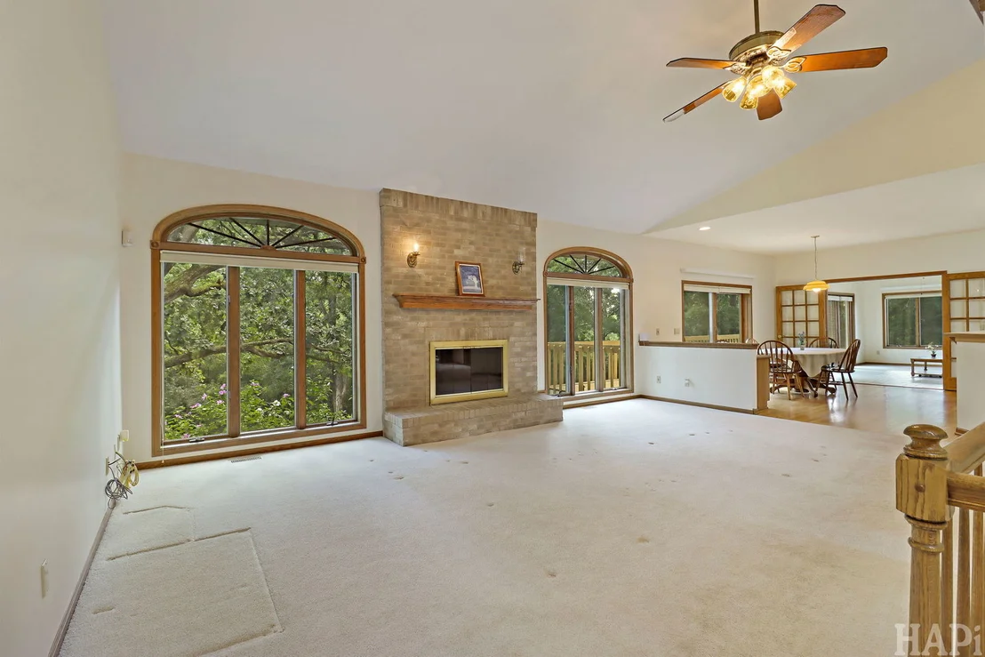 Photo of 2215 N Elmkirk Park