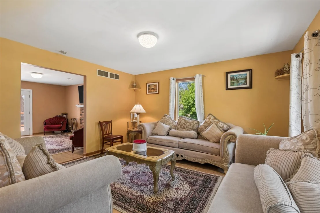 Photo of 2142 N Summit Street
