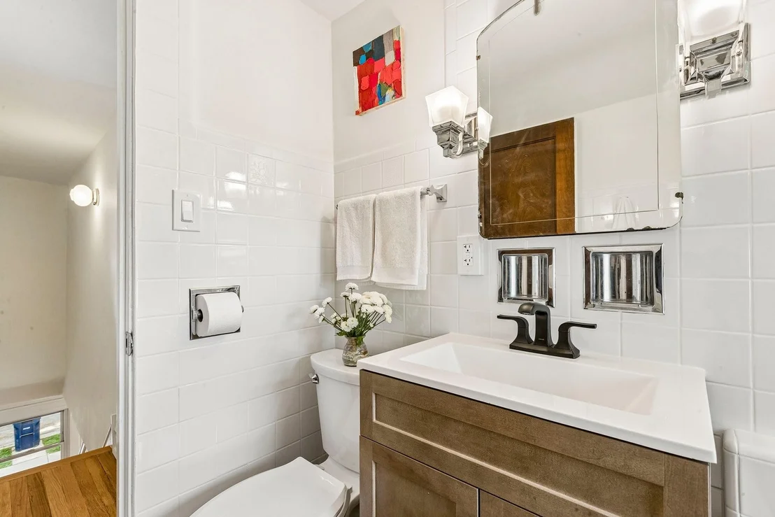 Photo of 848 Carpenter Avenue