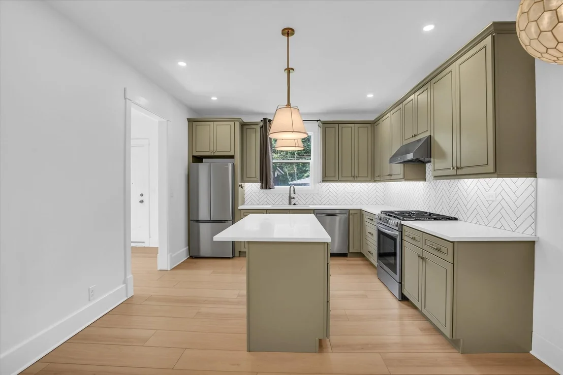 Photo of 604 W Healey Street