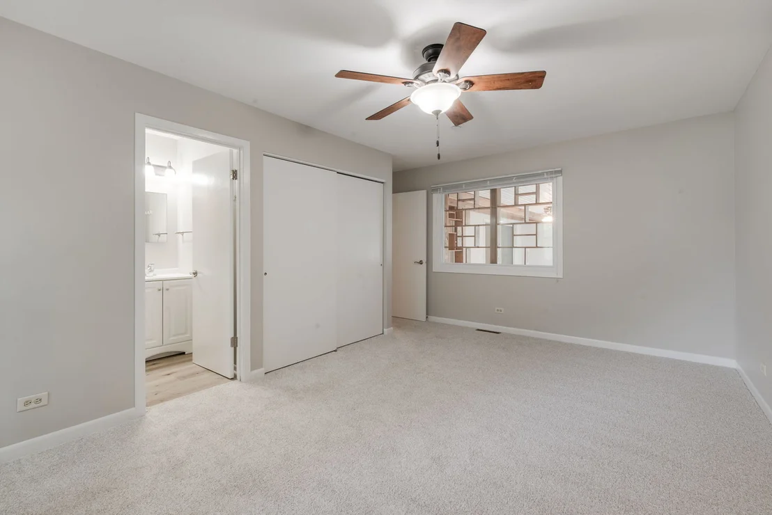 Photo of 901 Hampton Court