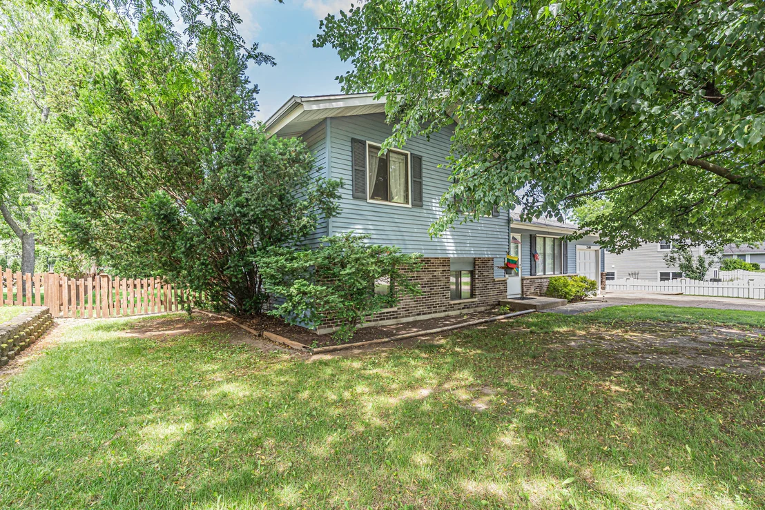 Photo of 2504 W Fairview Lane