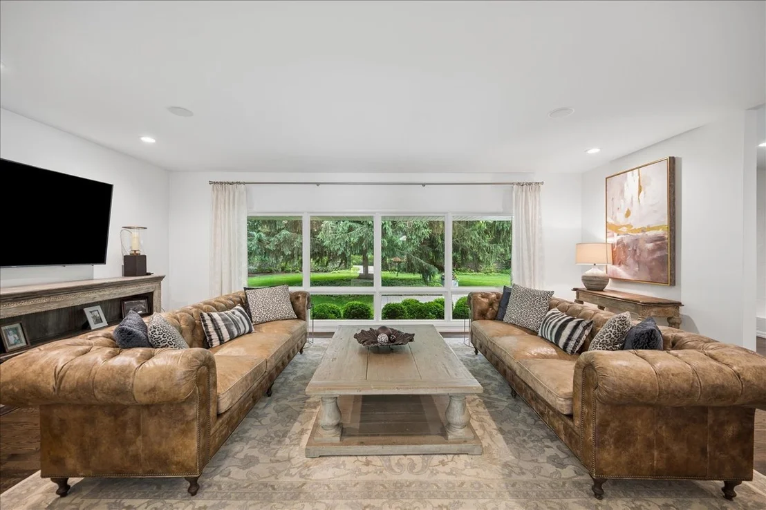 Photo of 920 Pine Tree Lane