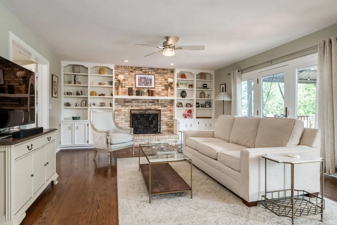 Photo of 39W140 Baert Lane