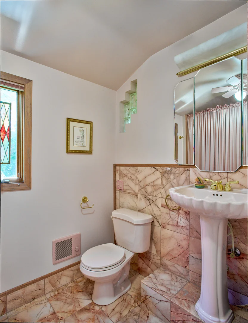 Photo of 831 Circle Avenue
