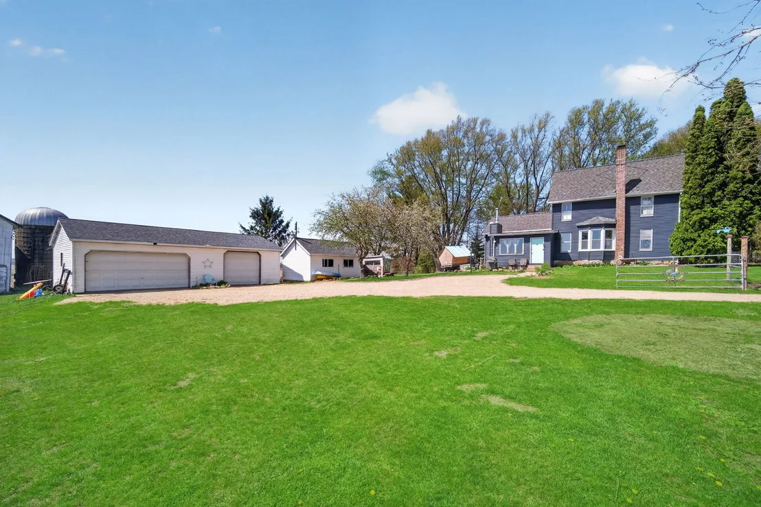 Photo of 13730 Center Road