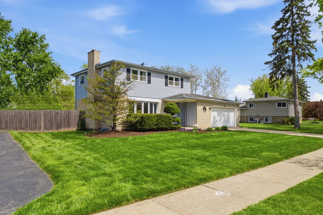 Photo of 237 N Pioneer Drive