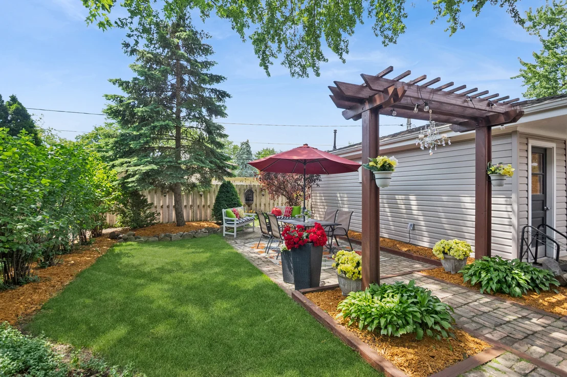 Photo of 576 Bedford Lane
