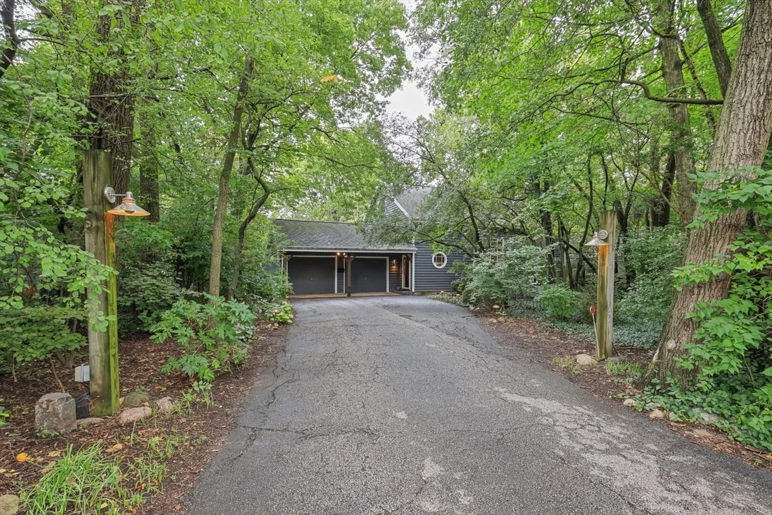 Photo of 802 La Sell Drive