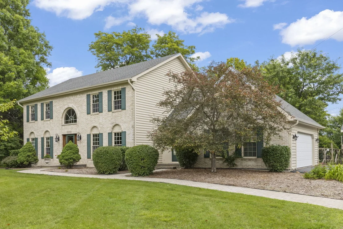 Photo of 8S765 Singletree Lane