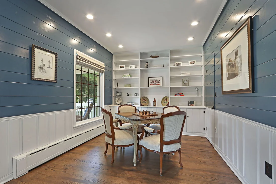 Photo of 943 Forest Avenue