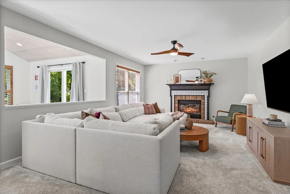 Photo of 1325 Deerfield Lane