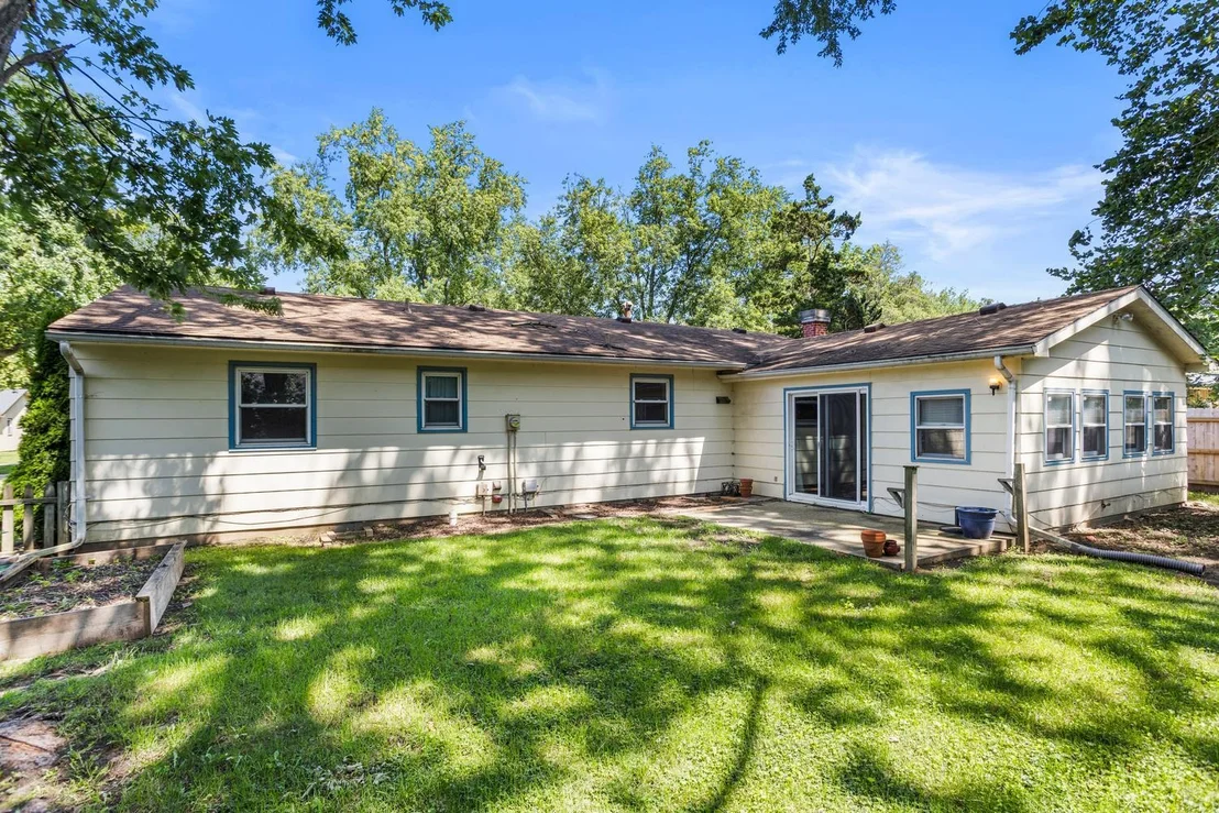 Photo of 2305 GLENOAK Drive