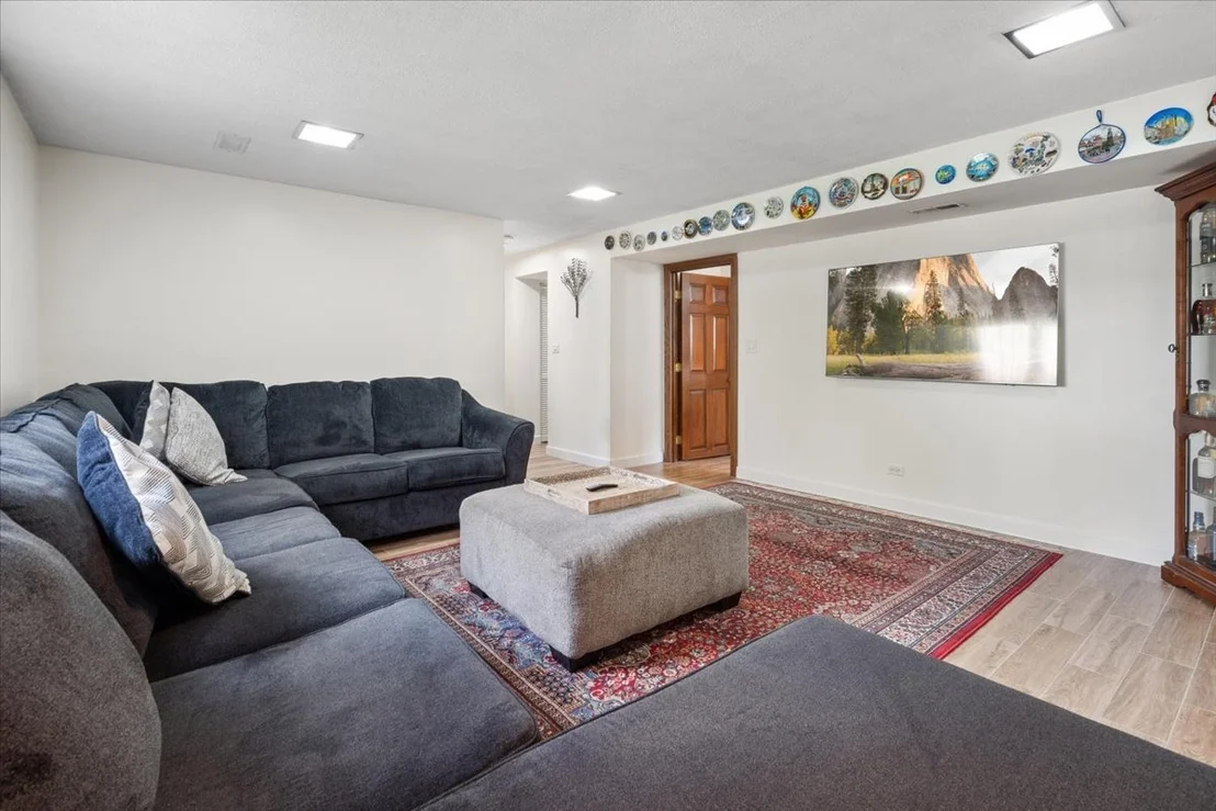 Photo of 937 Cornell Lane