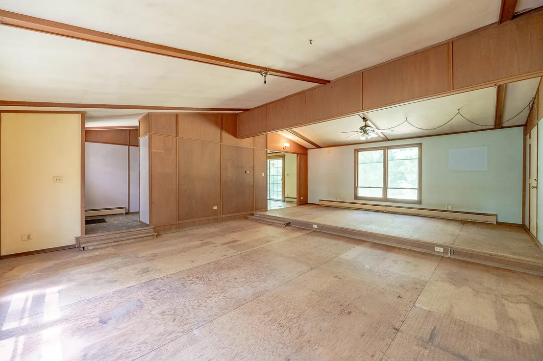 Photo of 21364 Burr Oak Road