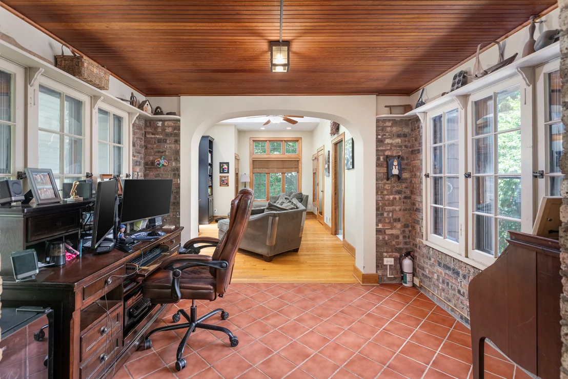 Photo of 815 N Eagle Street