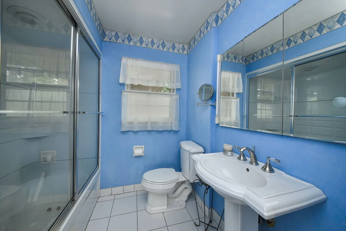 Photo of 324 W Elm Street