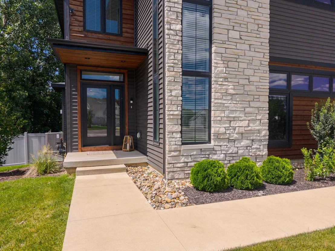 Photo of 102 Raef Road