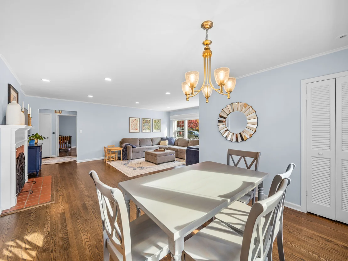 Photo of 1100 Raleigh Road