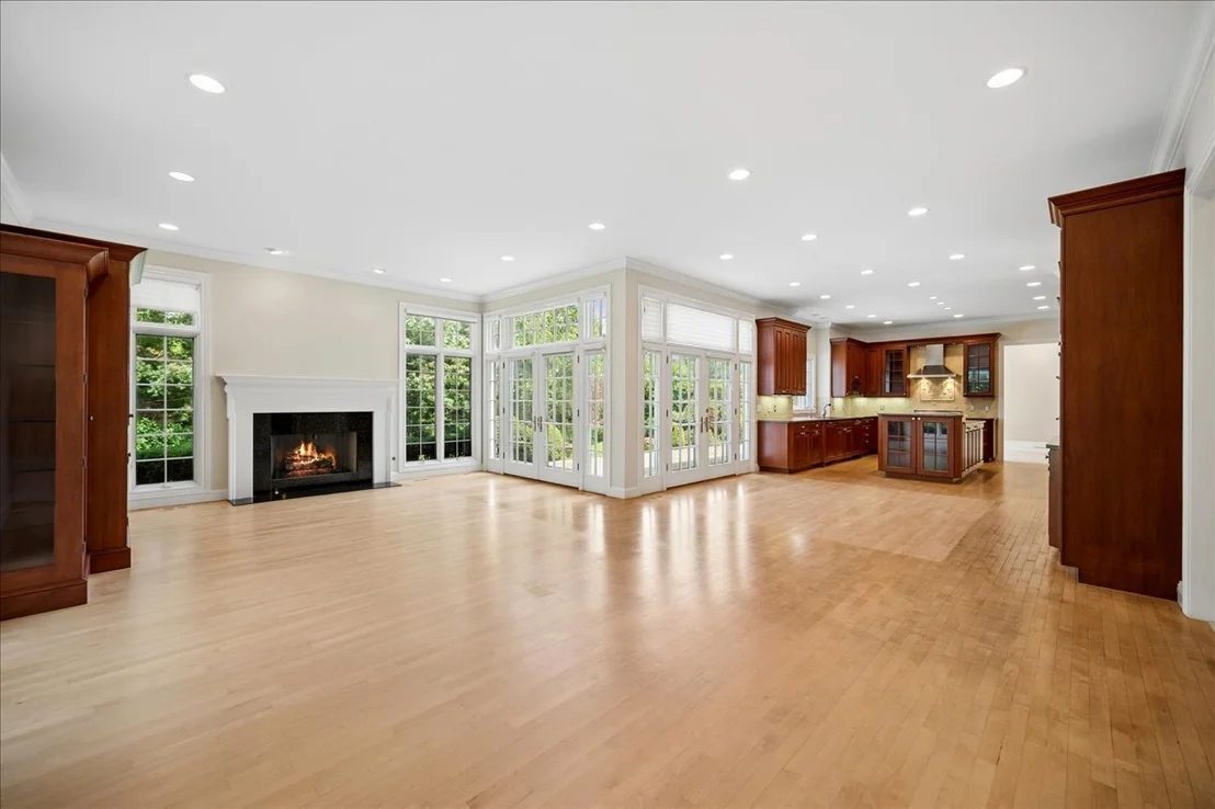 Photo of 621 Sheridan Road
